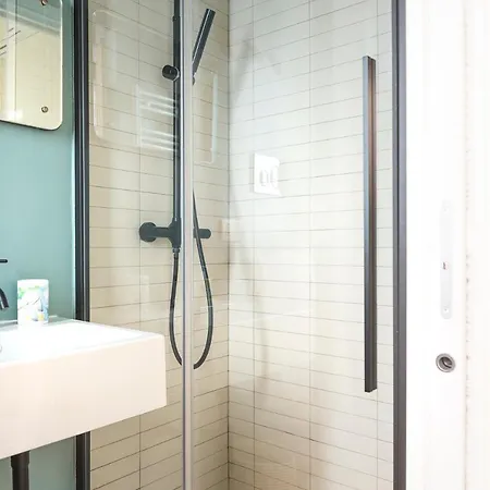 Apartment Plum Guide - On The Block *
